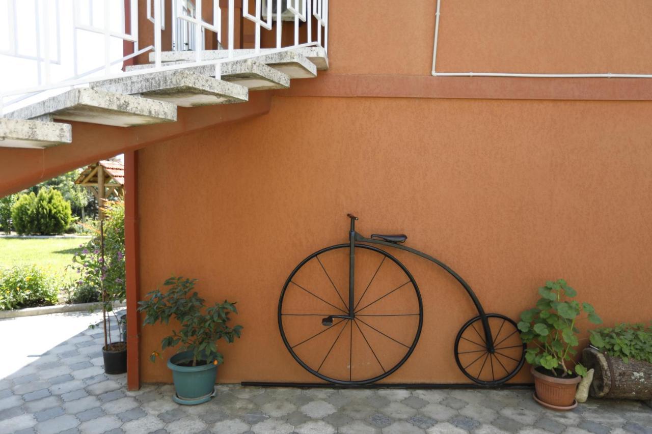 Casa De Khasia Zugdidi Exterior photo